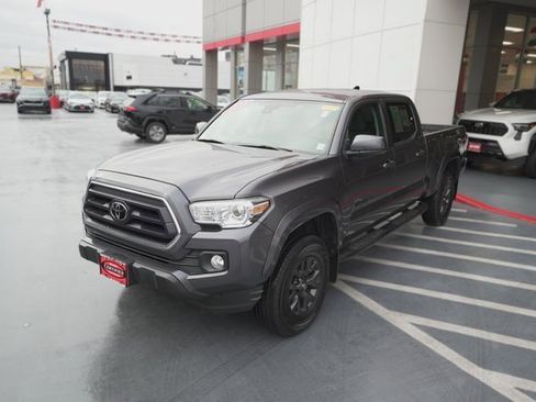 Certified 2022 Toyota Tacoma SR5 image 4