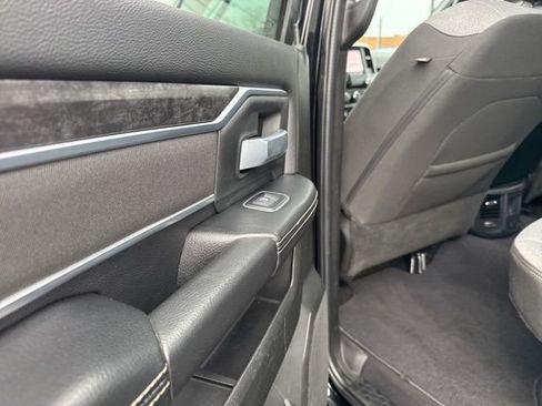 Used 2024 RAM 2500 Big Horn image 17