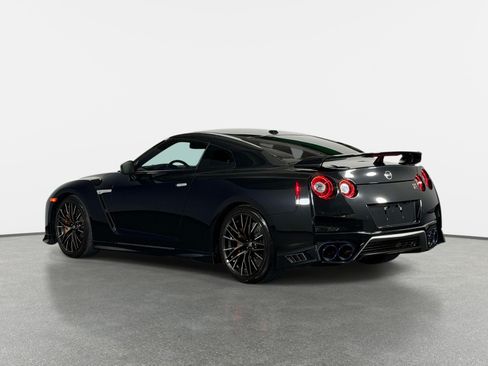 Used 2021 Nissan GT-R Premium AWD/4WD image 5
