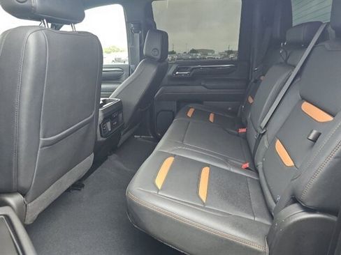 Used 2025 GMC Sierra 2500 AT4 AWD/4WD image 6