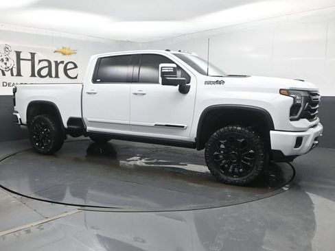 New 2026 Chevrolet Silverado 2500 High Country w/ High Country Premium Package AWD/4WD image 6