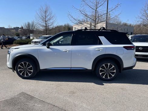 New 2026 Nissan Pathfinder Platinum AWD/4WD image 4