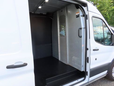 Used 2018 Ford Transit 150 148 Medium Roof RWD image 9