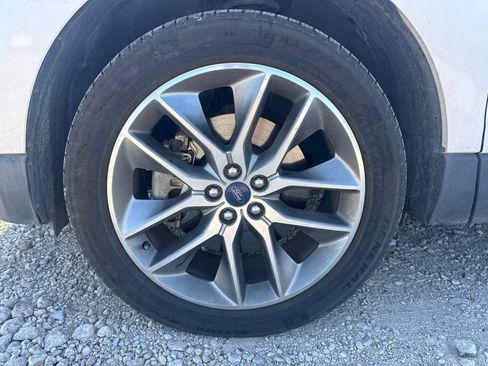 Used 2016 Ford Edge Titanium w/ Equipment Group 302A FWD image 4