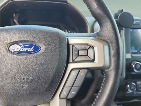 Certified 2020 Ford F150 Lariat image 25