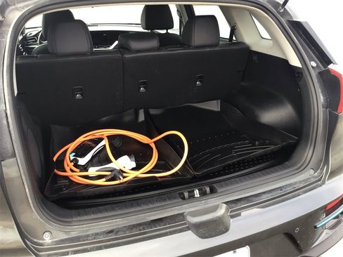 Used 2022 Kia Niro EX Premium w/ Cold Weather Package image 12