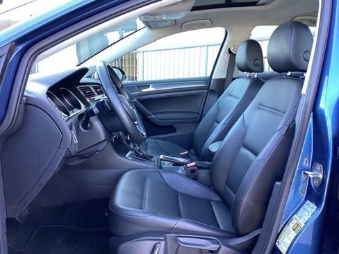 Used 2020 Volkswagen Golf 4-Door image 26