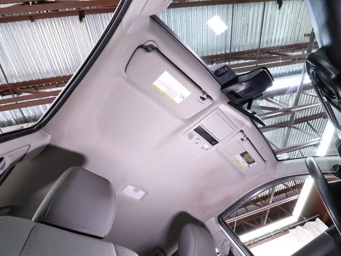 Used 2018 Toyota Tacoma SR image 47