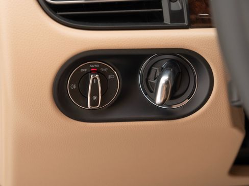 Certified 2026 Porsche Macan AWD/4WD image 27