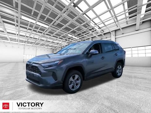 Used 2024 Toyota RAV4 XLE AWD/4WD image 7