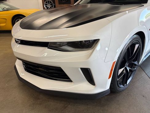 Used 2017 Chevrolet Camaro LT RWD image 19