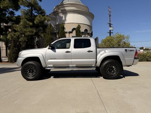 Used 2013 Toyota Tacoma PreRunner w/ SR5 Pkg RWD image 4