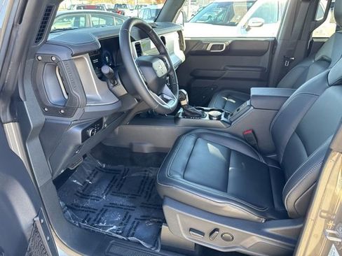 New 2025 Ford Bronco Outer Banks w/ Black Appearance Package AWD/4WD image 10