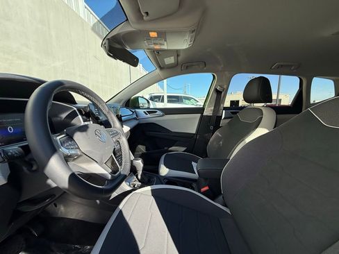 New 2025 Volkswagen Taos SE image 5