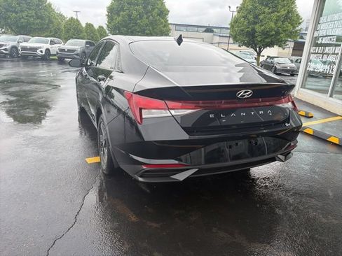 Used 2022 Hyundai Elantra SEL FWD image 4