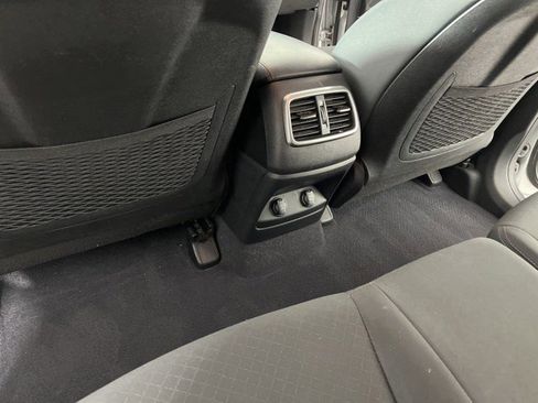 Used 2020 Kia Sorento LX w/ LX I4 Convenience Package image 40