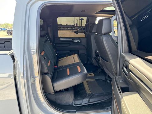 Used 2024 GMC Sierra 2500 AT4 w/ AT4 Premium Plus Package AWD/4WD image 10
