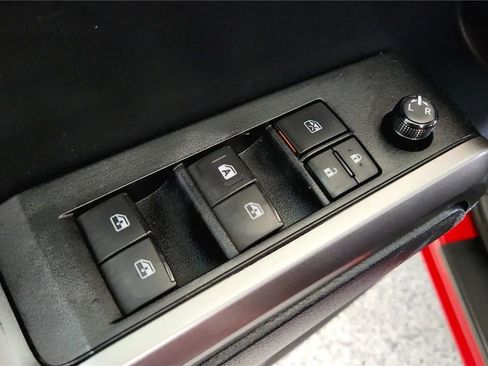 Used 2019 Toyota Tacoma SR5 image 29