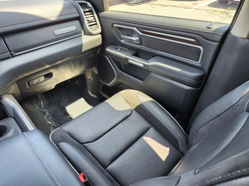 Used 2022 RAM 1500 Laramie AWD/4WD image 15