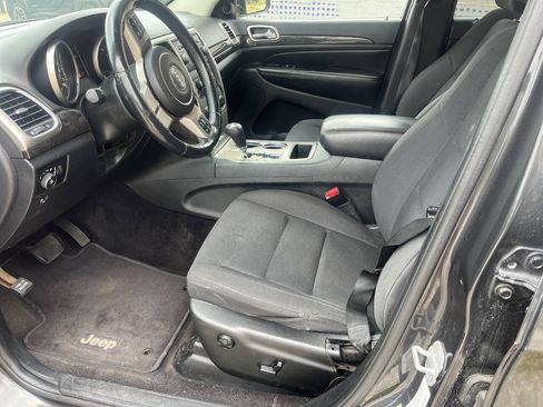 Used 2011 Jeep Grand Cherokee Laredo w/ Security & Convenience Group RWD image 10