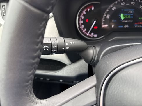 Used 2023 Toyota RAV4 XLE Premium image 25