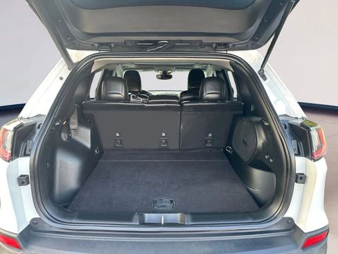 Used 2019 Jeep Cherokee Limited w/ Technology Group image 19