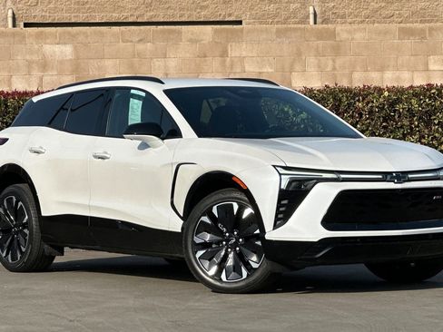 Used 2024 Chevrolet Blazer EV RS image 2