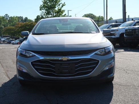 Used 2025 Chevrolet Malibu LT FWD image 3