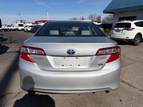Used 2013 Toyota Camry LE image 6