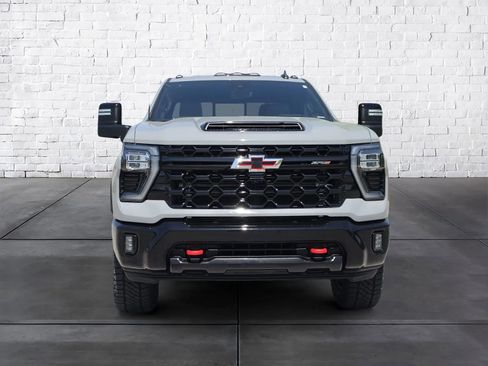 Used 2024 Chevrolet Silverado 2500 ZR2 w/ Technology Package image 7