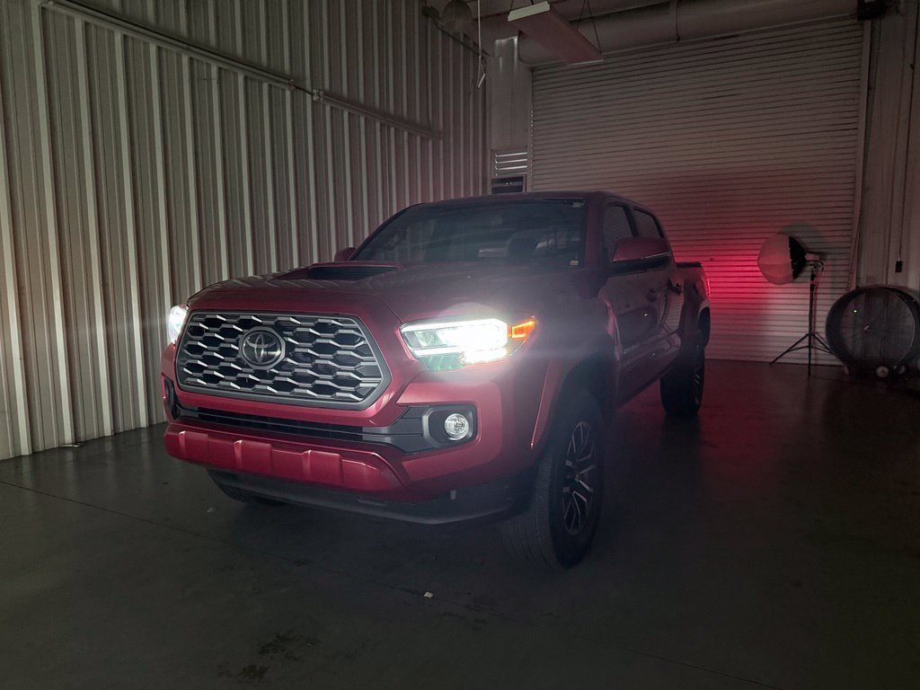 Used 2022 Toyota Tacoma TRD Sport w/ TRD Premium Sport Package AWD/4WD image 8