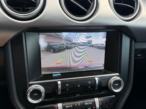 Used 2019 Ford Mustang GT Premium RWD image 31