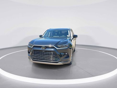 Certified 2024 Toyota Grand Highlander AWD image 3