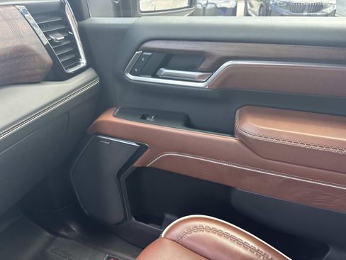 Used 2025 GMC Sierra 2500 Denali Ultimate AWD/4WD image 23
