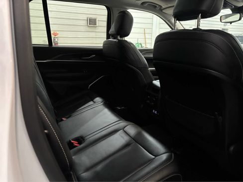 Used 2023 Jeep Grand Cherokee 4WD 4xe image 32