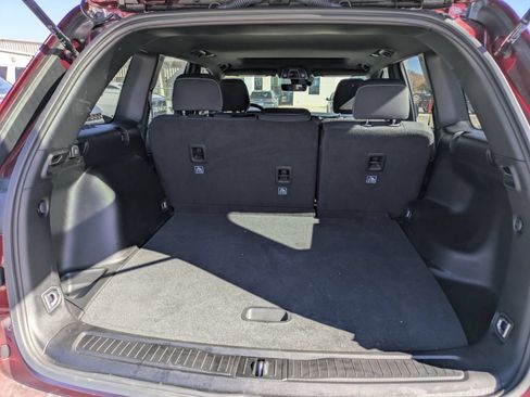 Used 2025 Jeep Grand Cherokee Laredo X RWD image 22