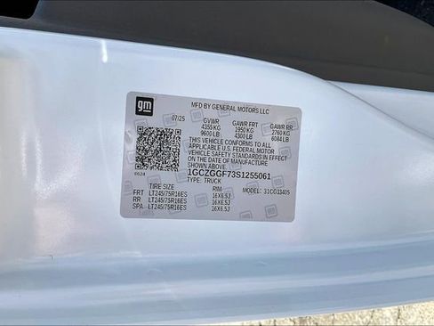 New 2025 Chevrolet Express 3500 w/ Driver Convenience Package image 13