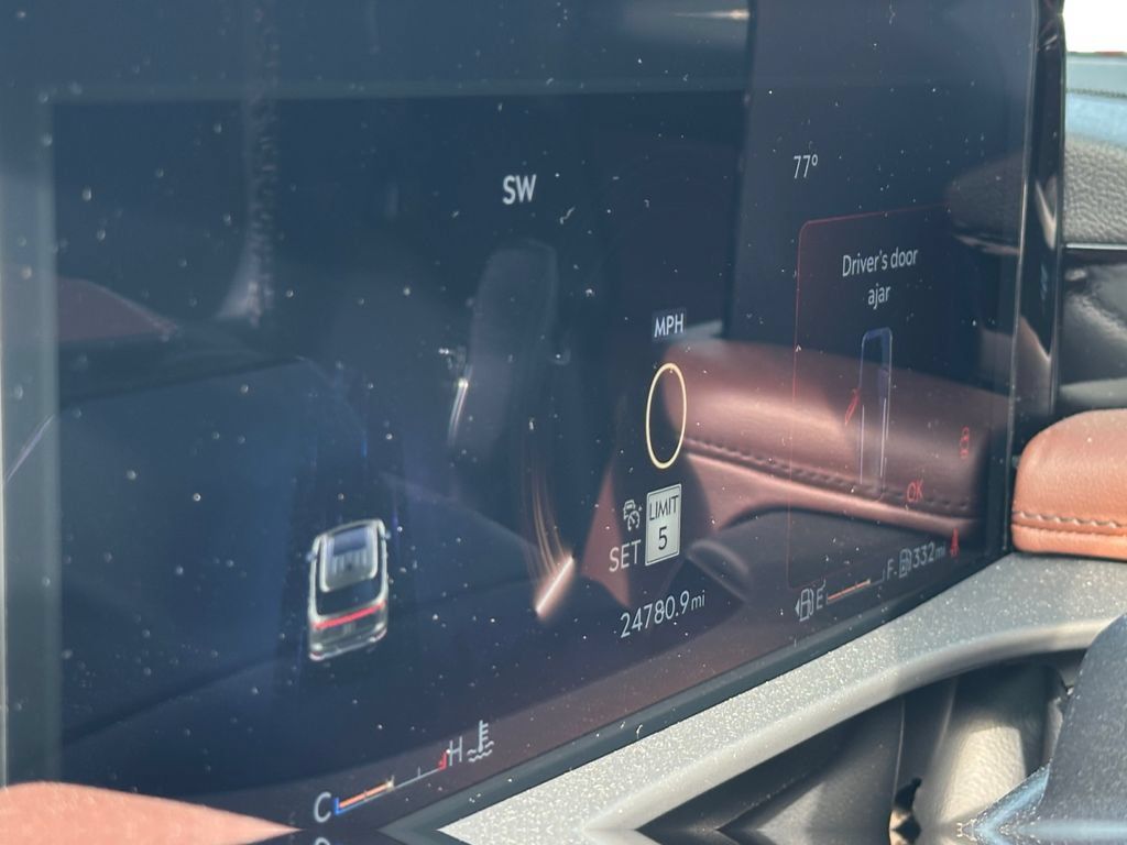 Used 2025 Lincoln Aviator Reserve w/ Equipment Group 201A AWD/4WD image 19