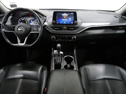 Used 2024 Nissan Altima 2.5 SR FWD image 9