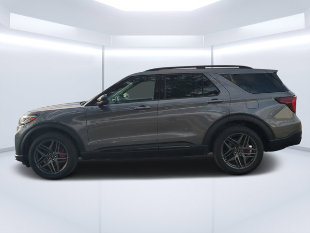 Used 2025 Ford Explorer ST-Line w/ ST-Line Street Pack AWD/4WD image 6