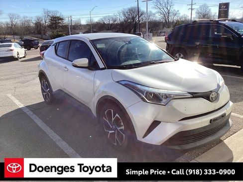 Used 2018 Toyota C-HR XLE image 15