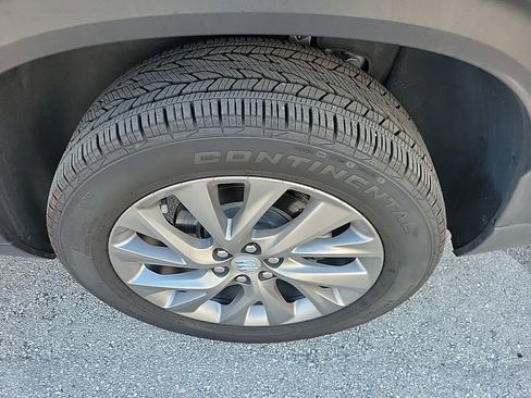 Used 2025 Buick Enclave Preferred w/ Power Package image 21