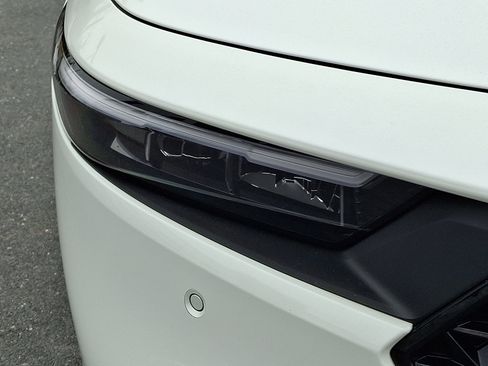 Used 2023 Honda Accord EX-L image 11