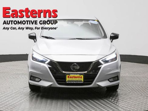 Used 2020 Nissan Versa SR w/ Convenience Package image 2