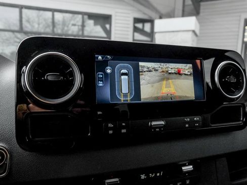 Used 2025 Mercedes-Benz Sprinter 2500 image 17