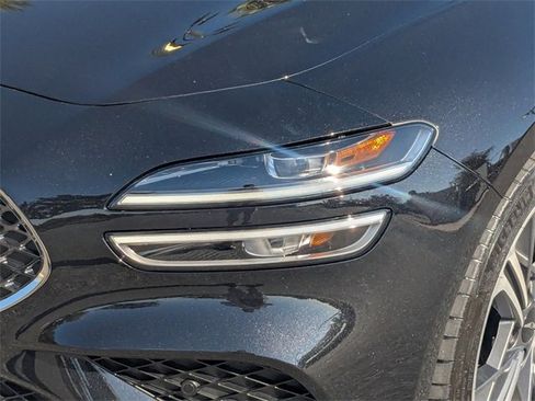 Used 2024 Genesis G70 3.3T Advanced image 9
