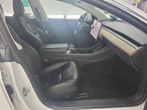 Used 2018 Tesla Model 3 Long Range RWD image 8