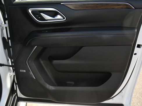 Used 2022 Chevrolet Suburban Premier RWD image 48