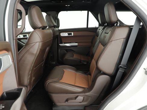 Used 2023 Ford Explorer King Ranch w/ Technology Package AWD/4WD image 17