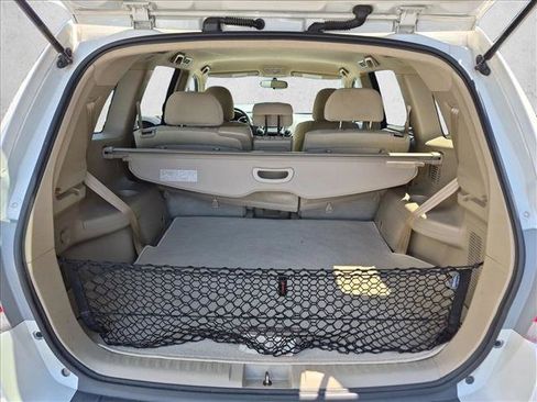 Used 2013 Toyota Highlander Plus FWD image 6